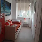 Surf House D'elite Apartment